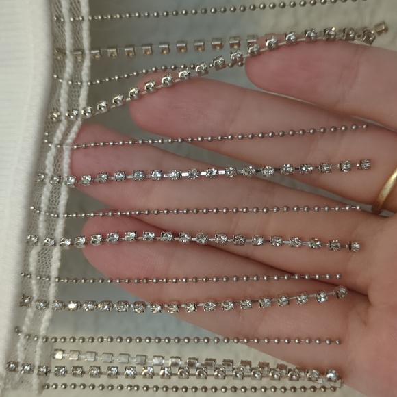 Milumia white ribbed sleevess round neck cropped tank top with rhinestone fringe - Picture 8 of 13